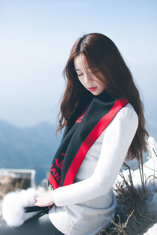 爱游戏官方主页-德国男子举重选手在67公斤级比赛中获得银牌，德国举重奥运冠军