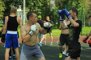 爱游戏登录入口-英超球队赛季中期体能负荷动态调整策略，英超球员身体素质